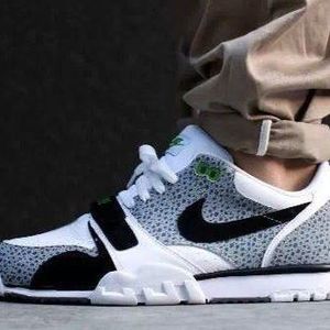 Meet your Posher, Leon